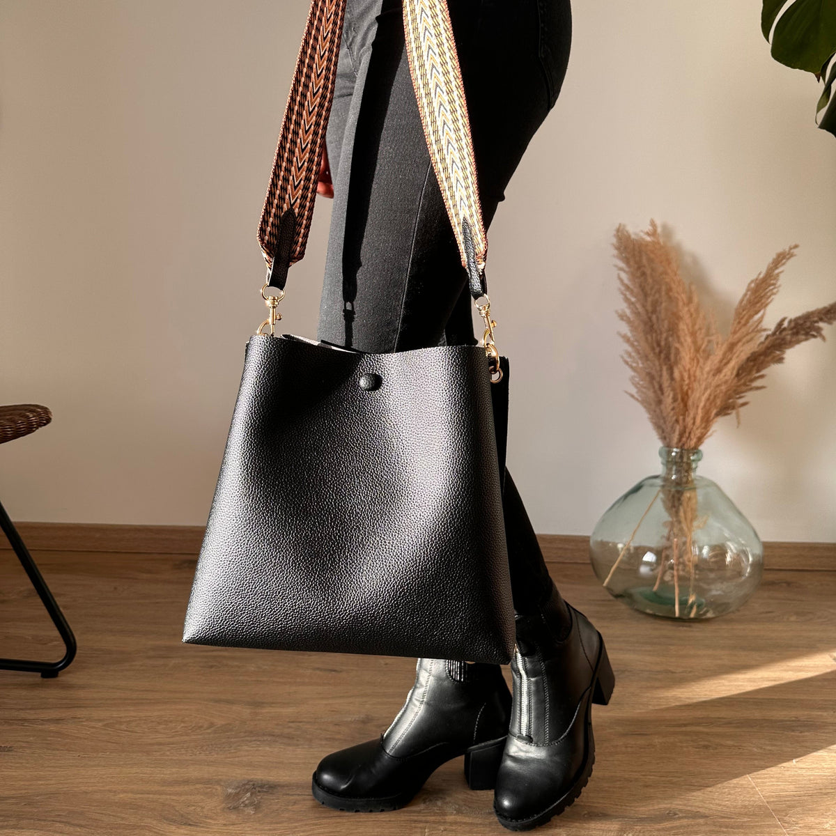 Orenza | Crossbody Bucket Bag