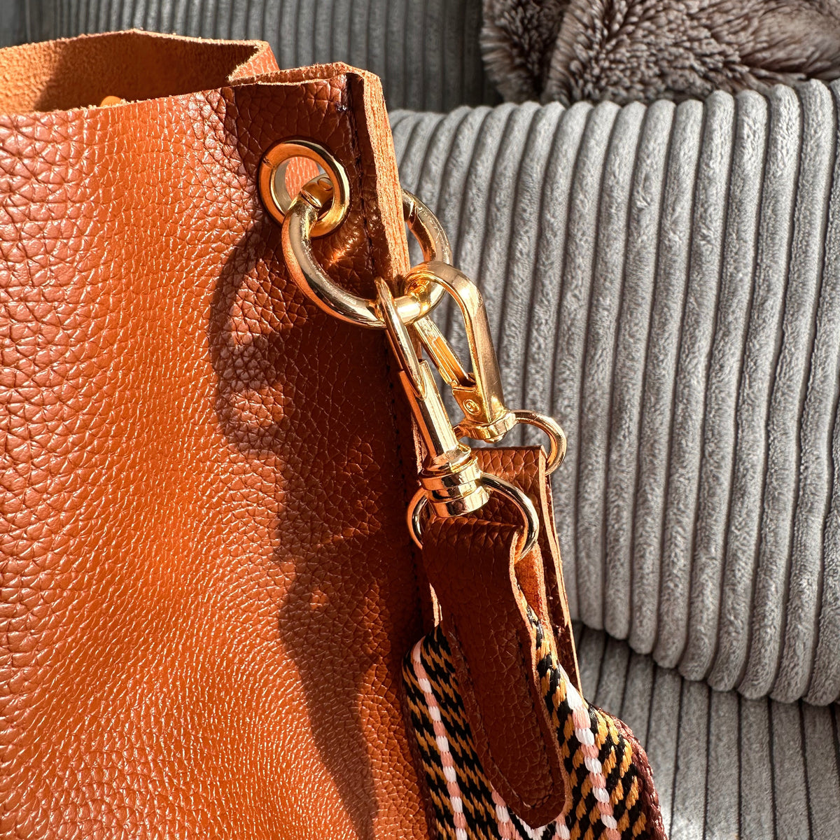 Orenza | Crossbody Bucket Bag