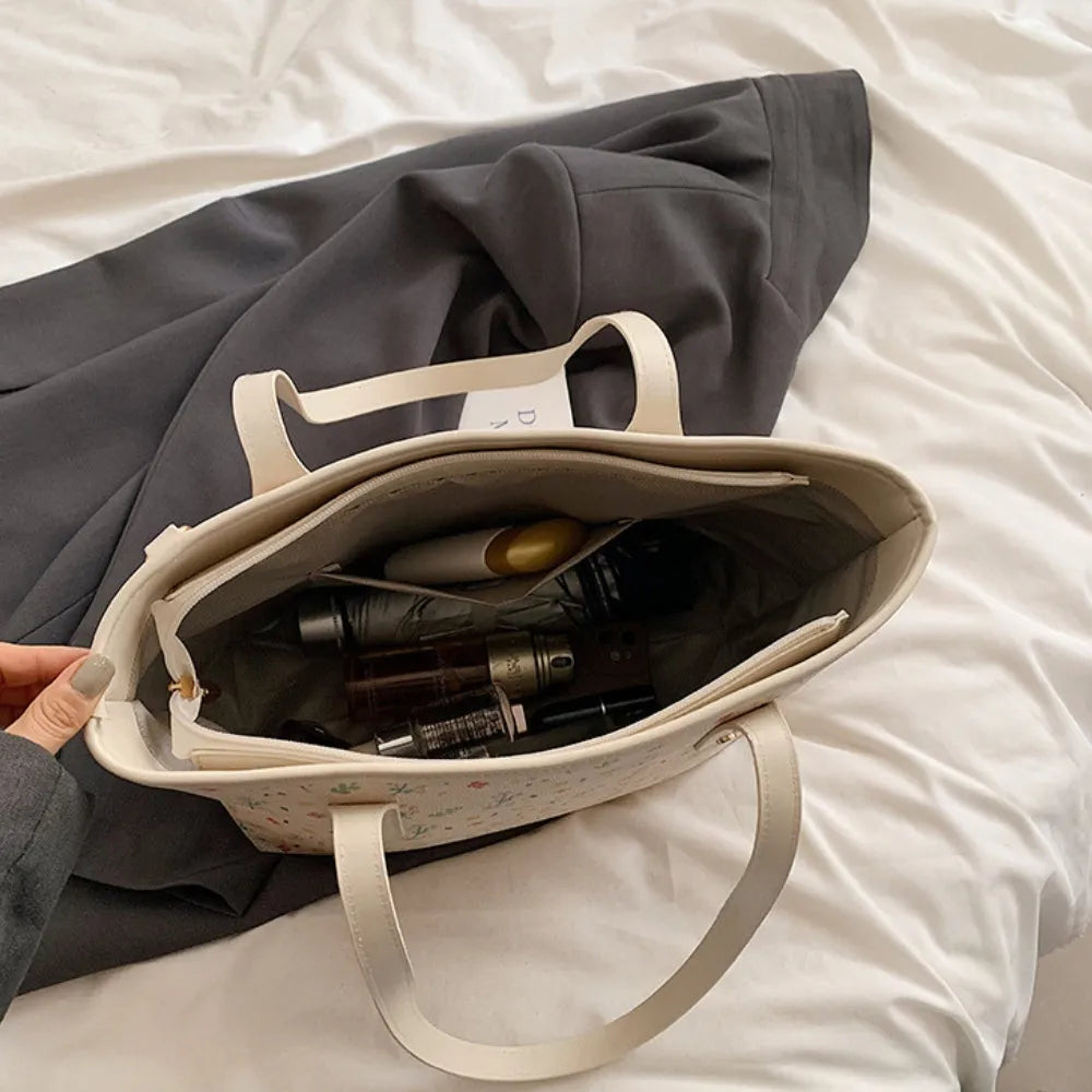 Corvellia | Tote Bag