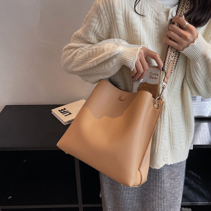 Orenza | Crossbody Bucket Bag
