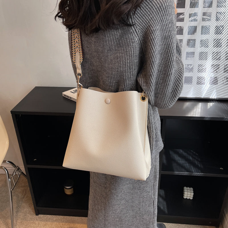 Orenza | Crossbody Bucket Bag