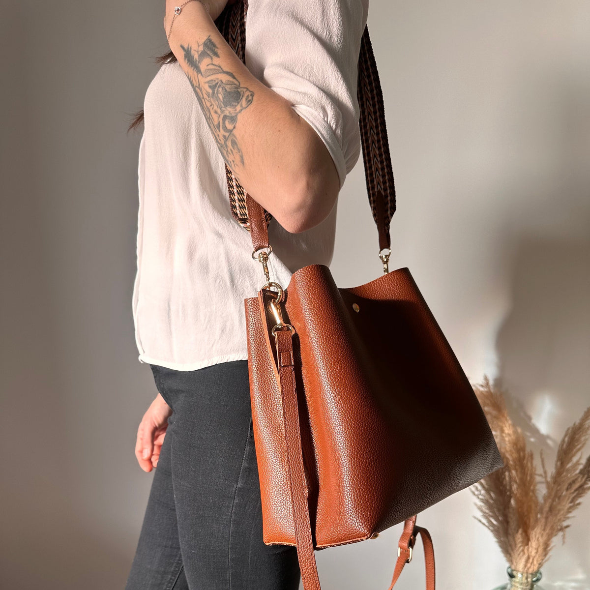 Orenza | Crossbody Bucket Bag