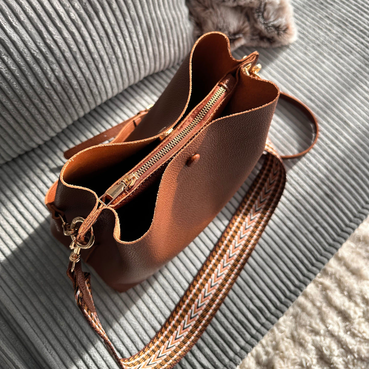 Orenza | Crossbody Bucket Bag
